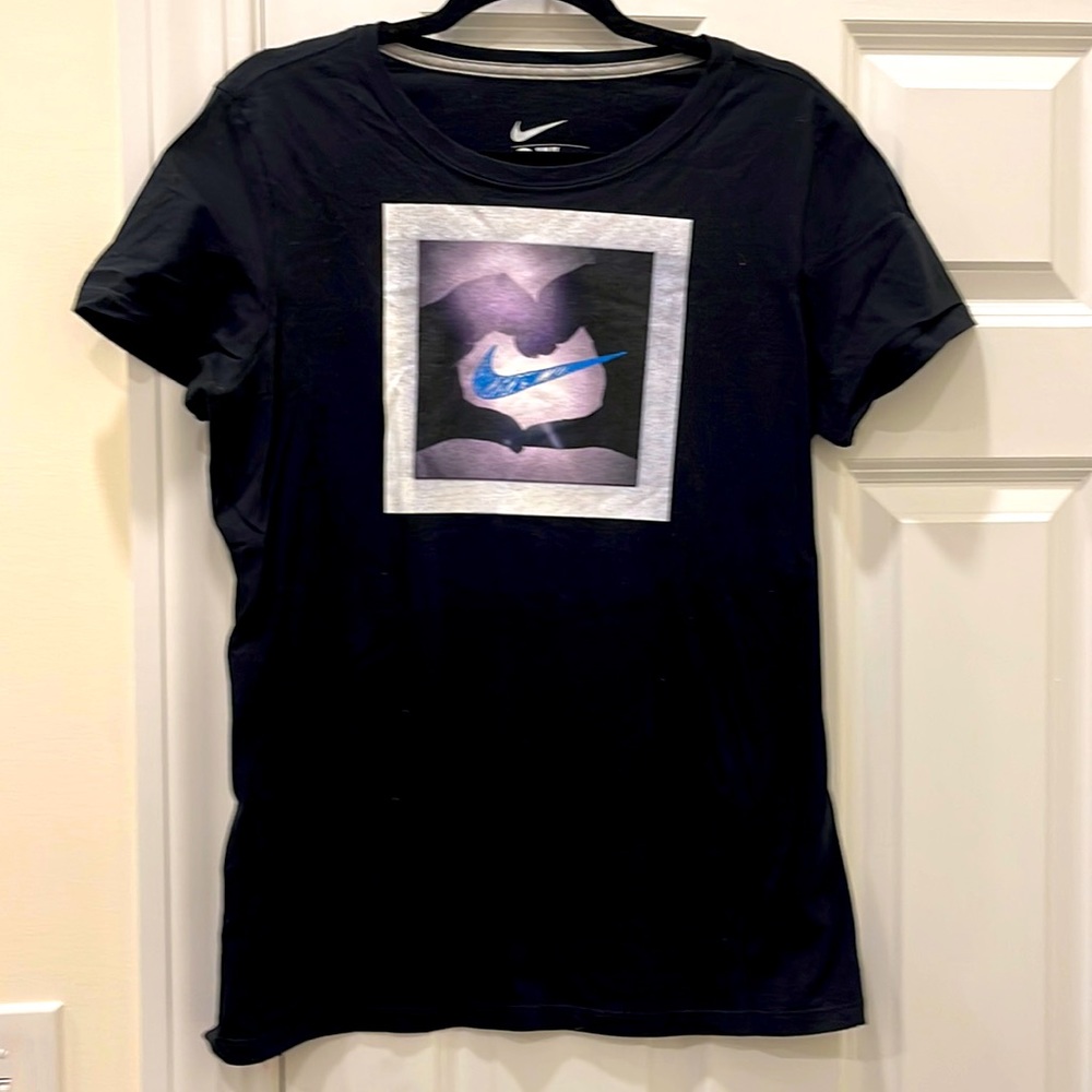 Women’s Nike tshirt size XL